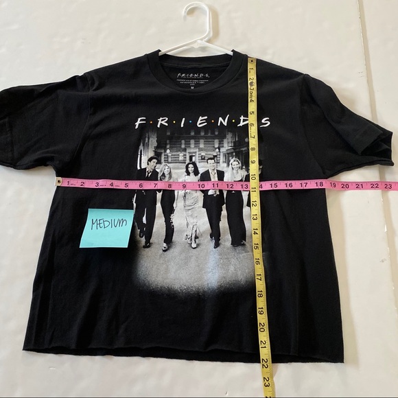 Friends 1990s Graphic Boxy Graphic Print Cropped Tee Womens Medium Large NWT New - Picture 8 of 9